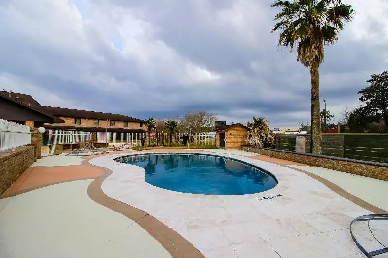 ホテル Oyo Pinewood Inn & Suites Silsbee