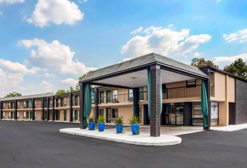 Hotelli Suburban Extended Stay