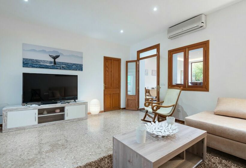 هتل روستایی Sa Llimonera  Charming Town House With Patio And Garden Free Wifi