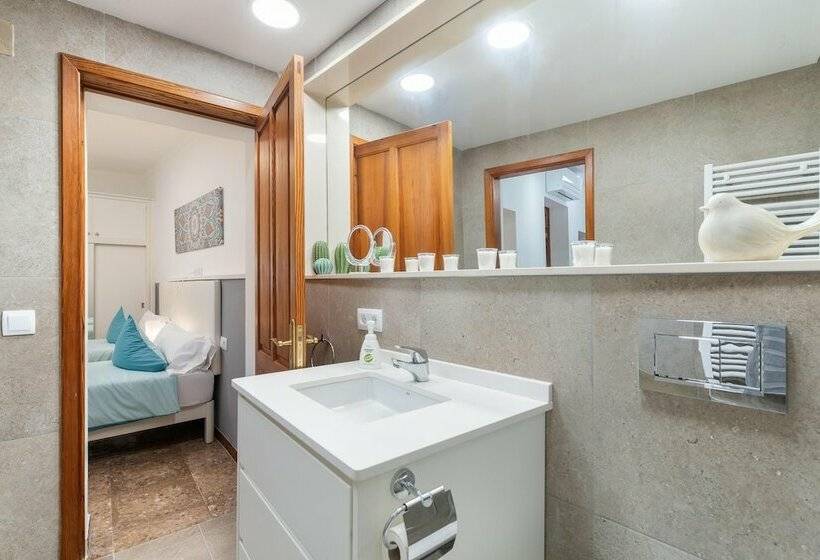 هتل روستایی Sa Llimonera  Charming Town House With Patio And Garden Free Wifi