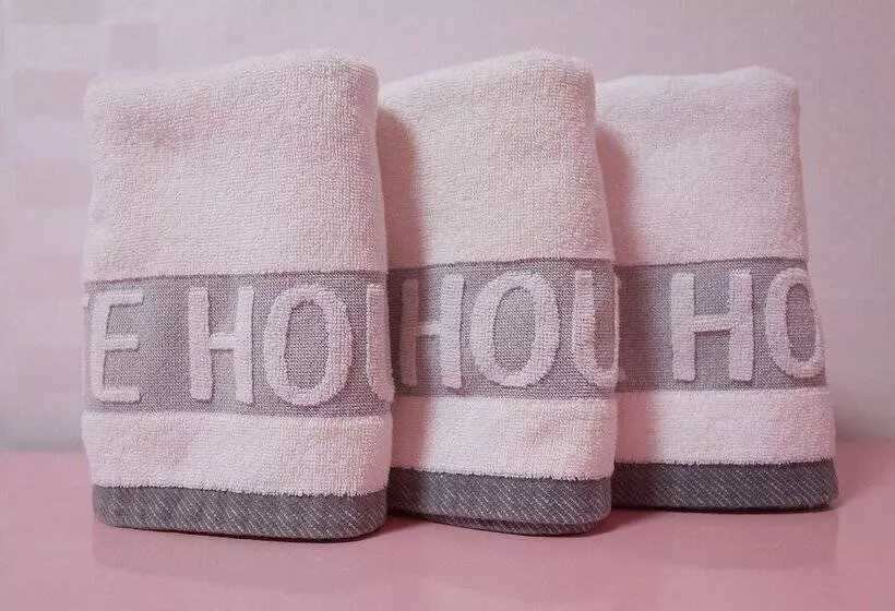 هتل Seosan White House