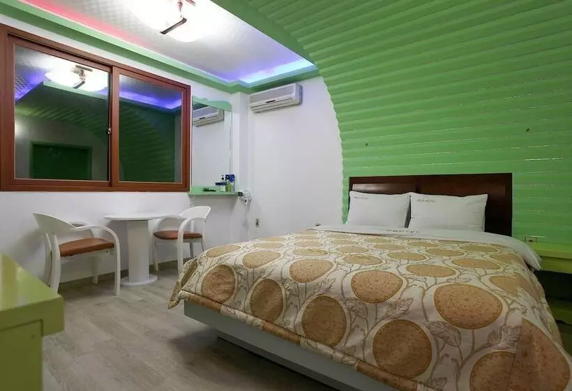 هتل Seosan White House