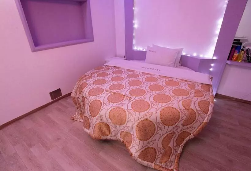 هتل Seosan White House