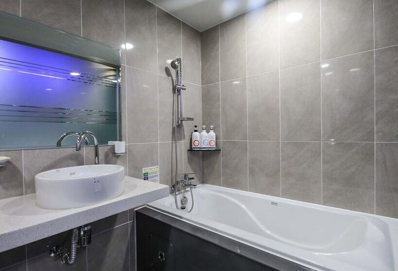 فندق على الطريق Gunsan Win