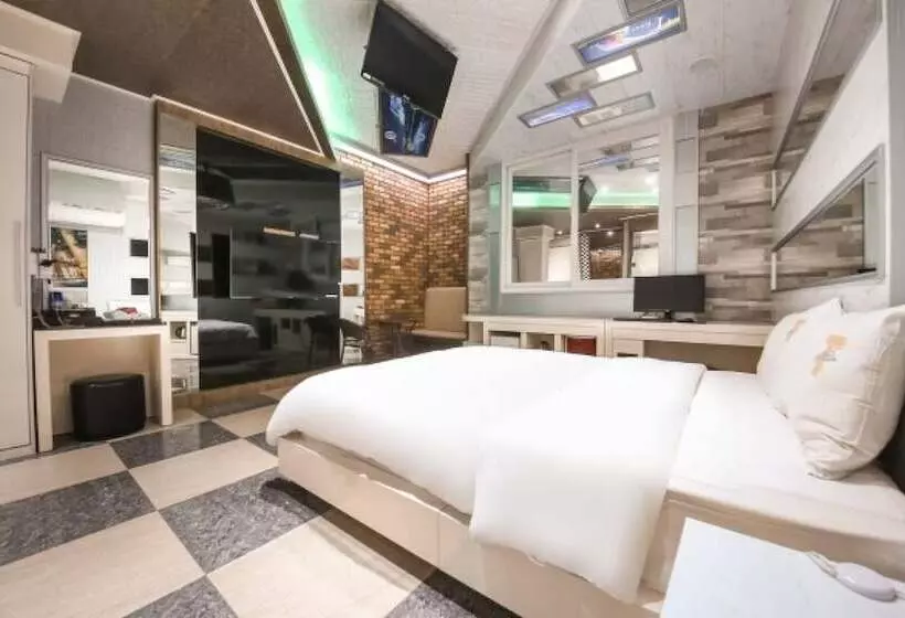 مُتل Gwangju Hanam T