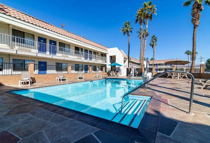 汽车旅馆  Studio 6 Thousand Palms, Ca