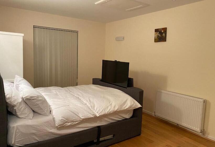 펜션 Birmingham Guesthouse