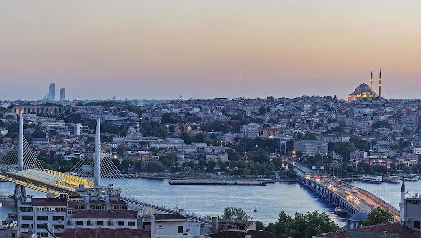 تختخواب و صبحانه Meroddi Pera Flats