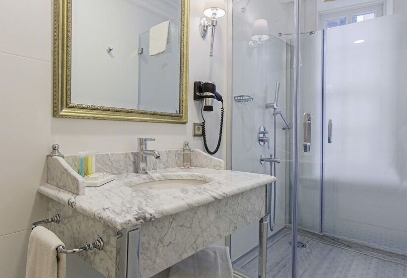 تختخواب و صبحانه Meroddi Pera Flats