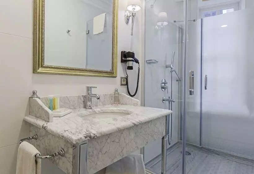 تختخواب و صبحانه Meroddi Pera Flats