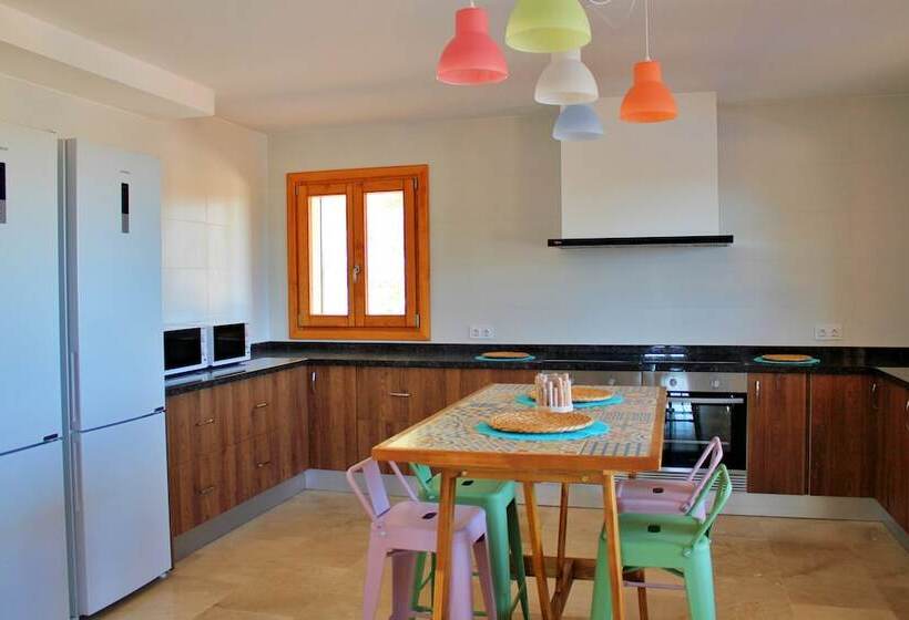 تختخواب و صبحانه Villas Ca N Matxa