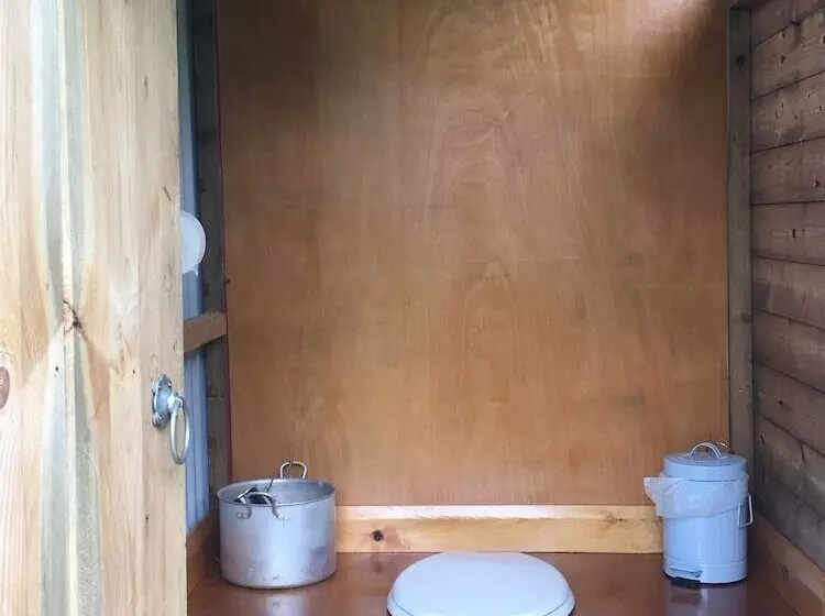 Cosy Woodland Off Grid Shepherds Hut   Hazel