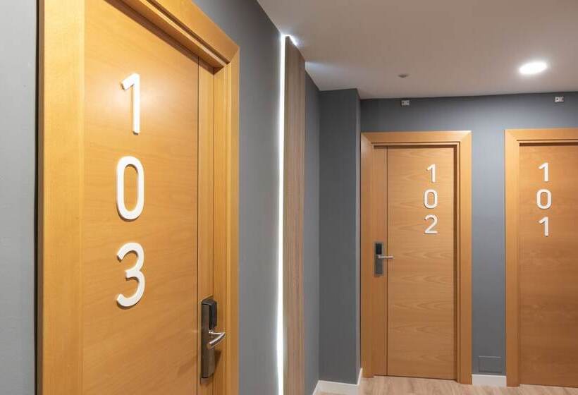 هتل Alda Centro Pamplona