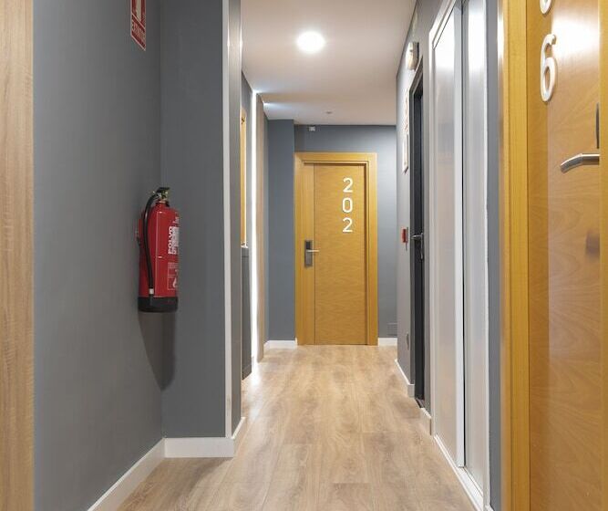 هتل Alda Centro Pamplona