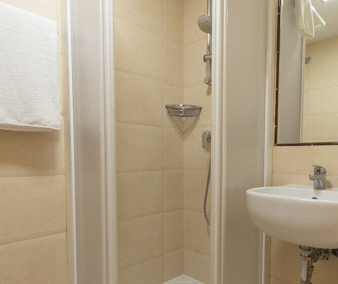 هتل Alda Centro Pamplona