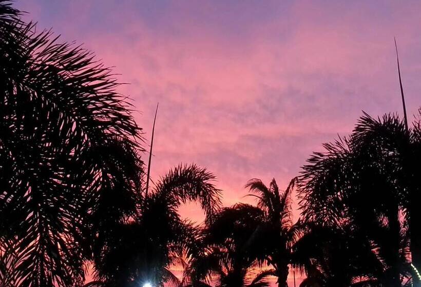 هتل Aruba Surfside Marina