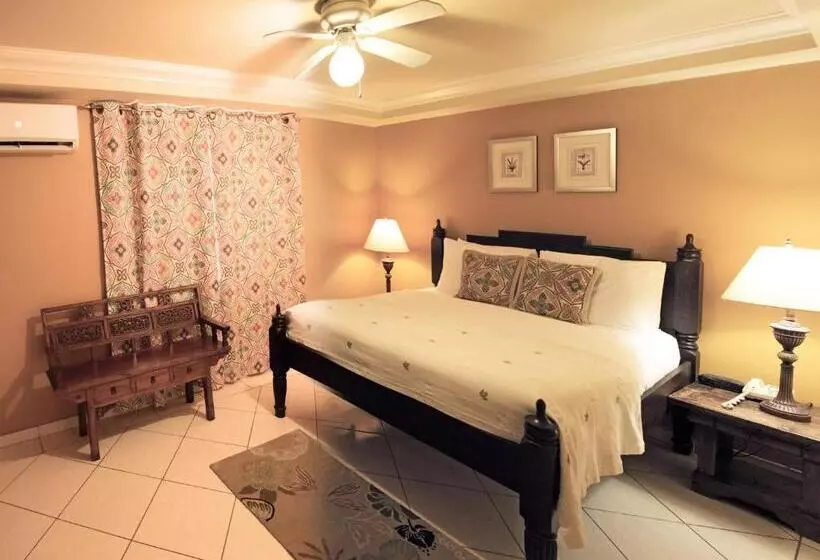 Hotelli Aruba Surfside Marina