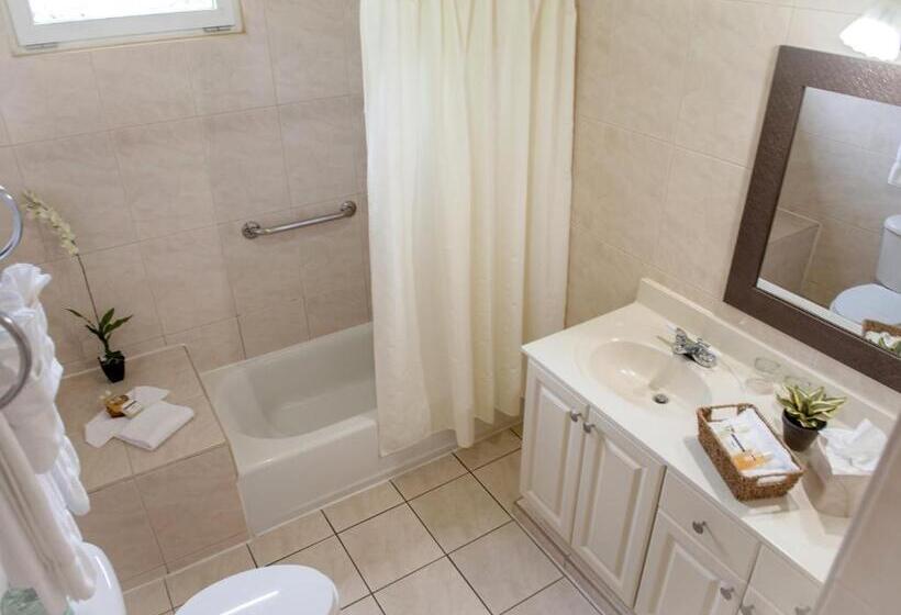 هتل Aruba Surfside Marina