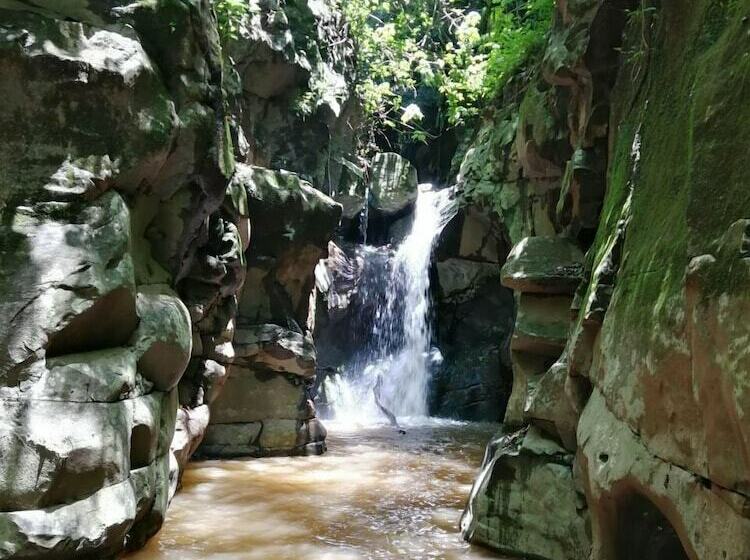 호텔 Songota Falls Lodge