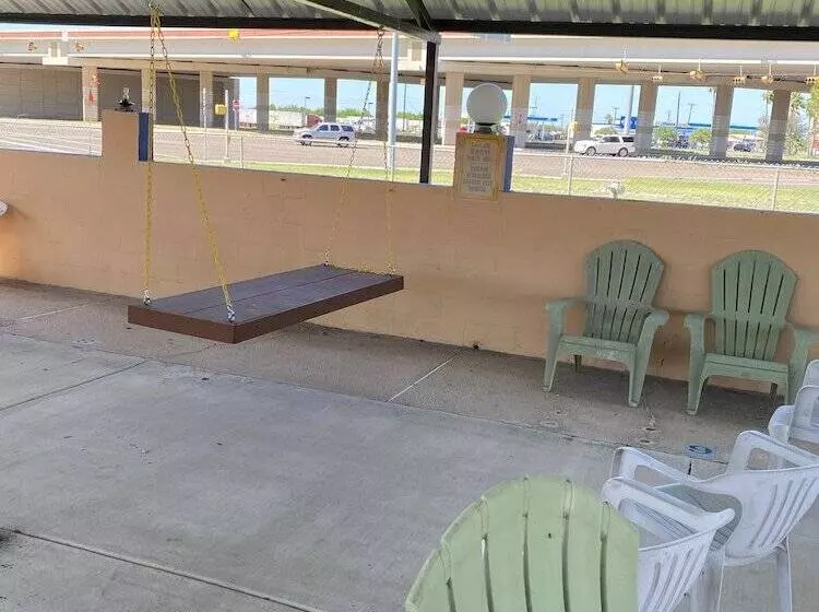 مُتل Executive Inn And Suites