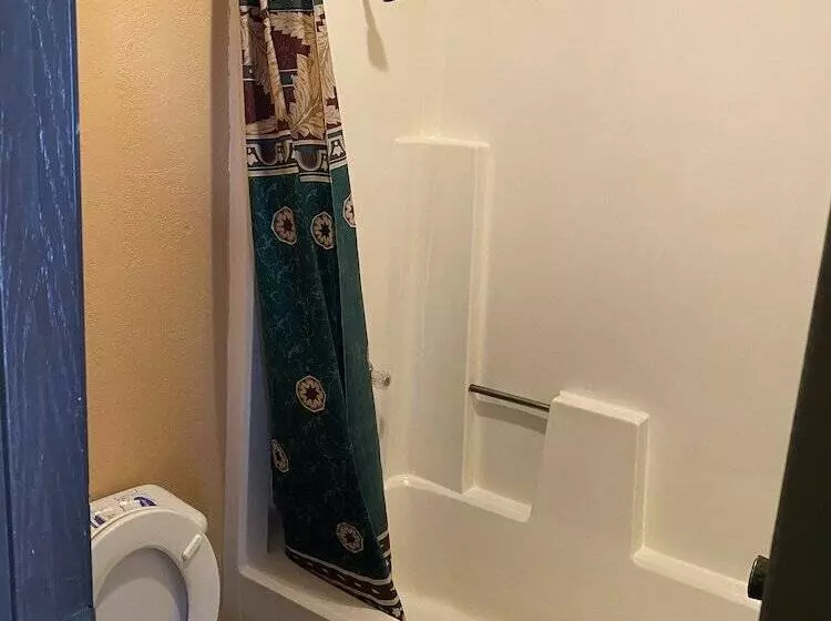 مُتل Executive Inn And Suites