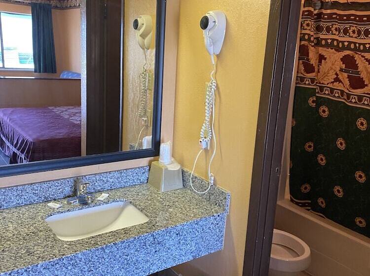 Motel Executive Inn And Suites