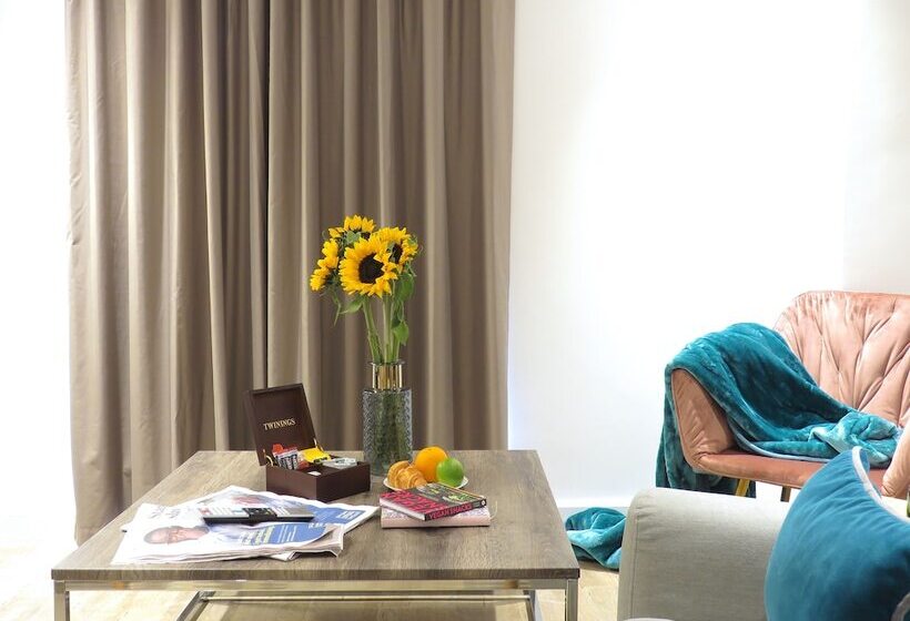 Tudors Esuite Grand Central Apart