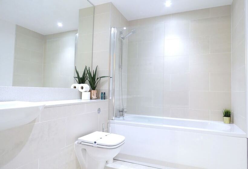 Tudors Esuite Grand Central Apart