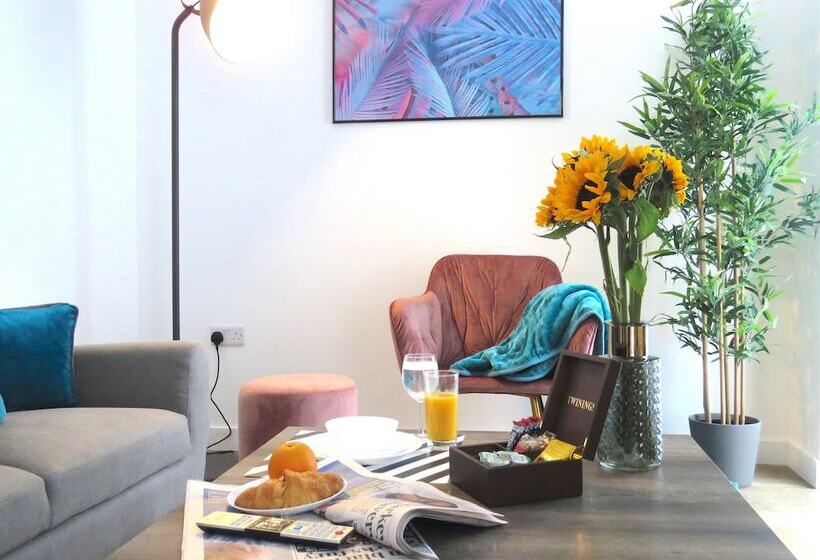 Tudors Esuite Grand Central Apart