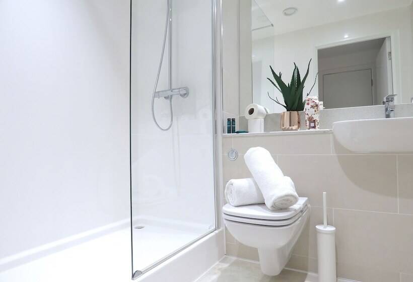 Tudors Esuite Grand Central Apart