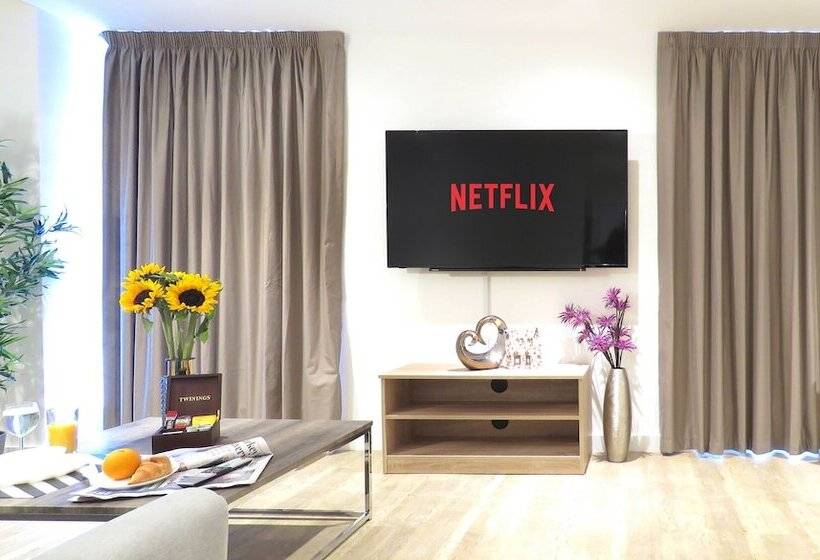 Tudors Esuite Grand Central Apart