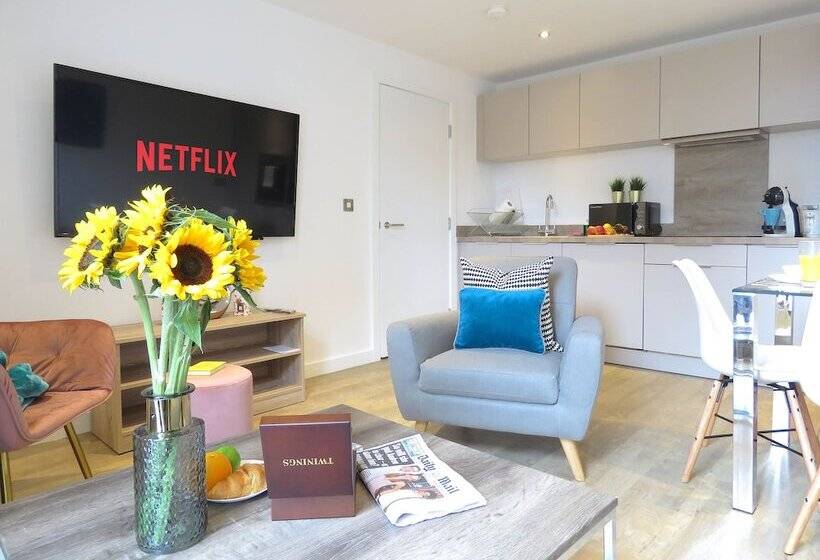 Tudors Esuite Grand Central Apart