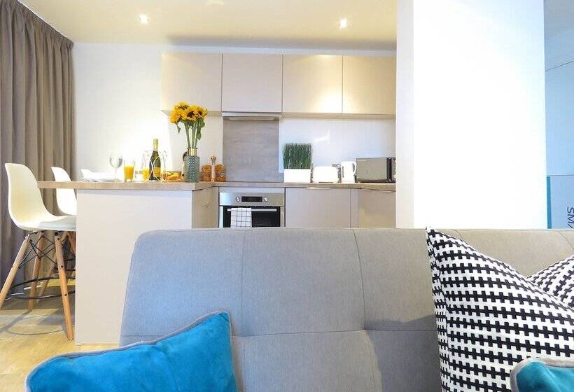 Tudors Esuite Grand Central Apart