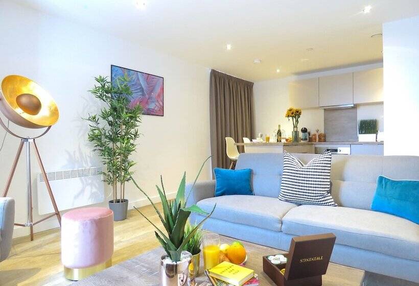 Tudors Esuite Grand Central Apart