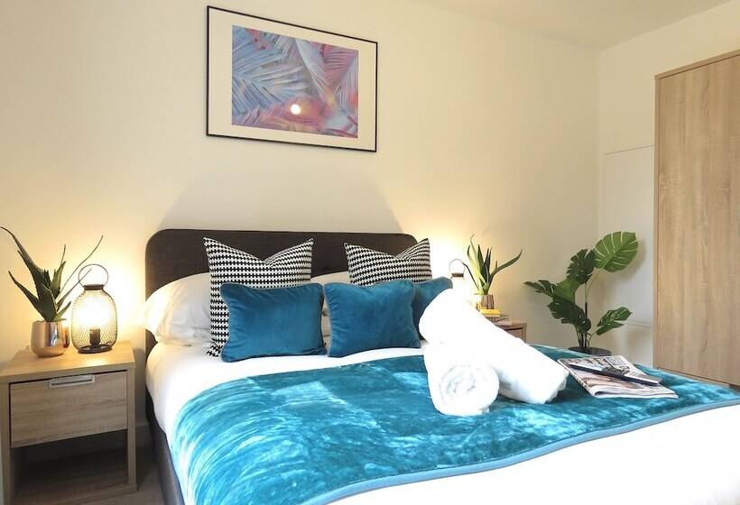 Tudors Esuite Grand Central Apart