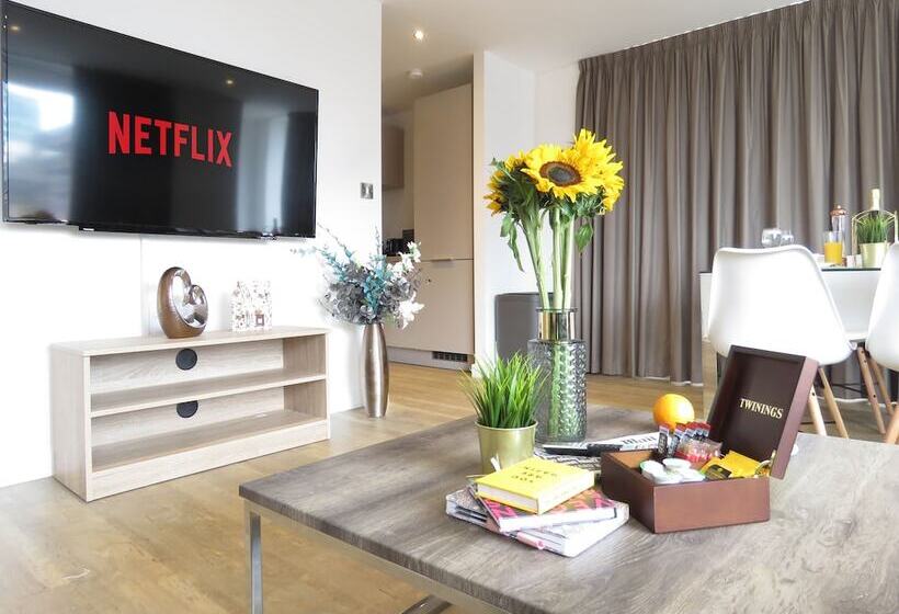 Tudors Esuite Grand Central Apart