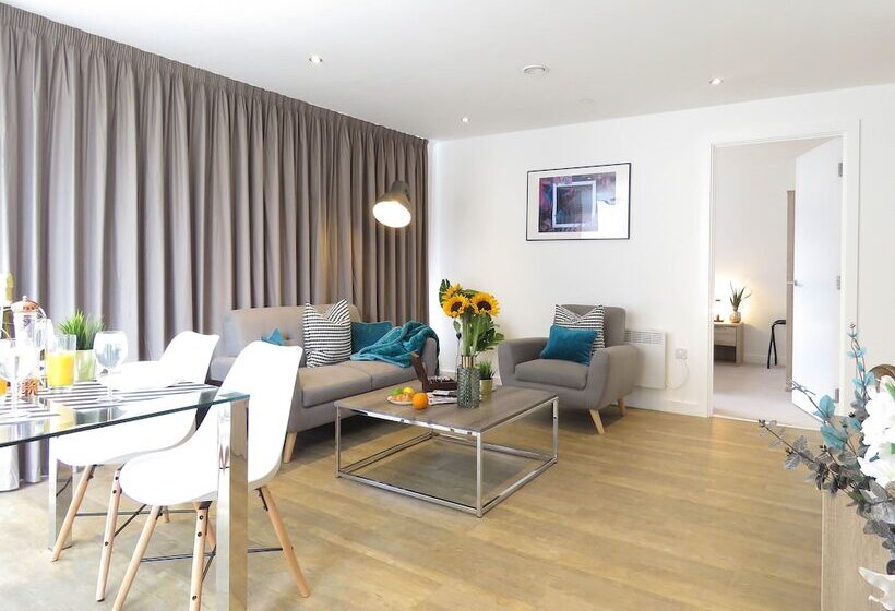 Tudors Esuite Grand Central Apart