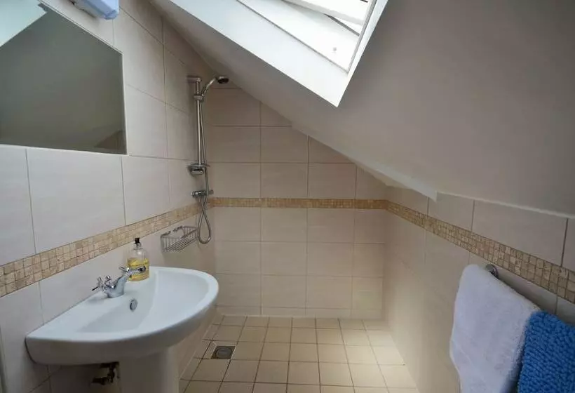 Woodside Cottage