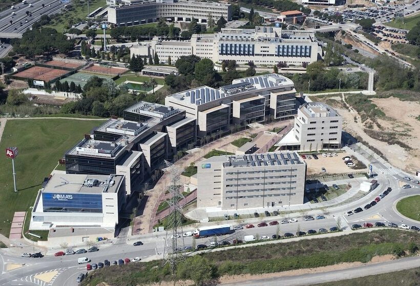 هتل Holiday Inn Express Sant Cugat, An Ihg