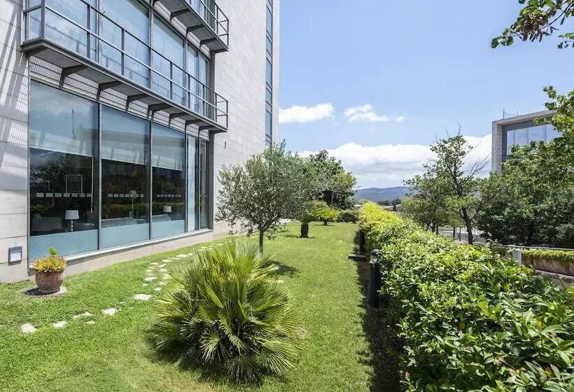 Отель Holiday Inn Express Sant Cugat, An Ihg