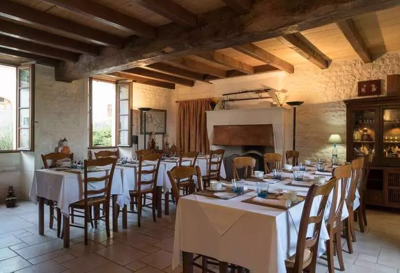 Отель Le Relais De Saint Preuil, The Originals Relais Vignes Du Cognac