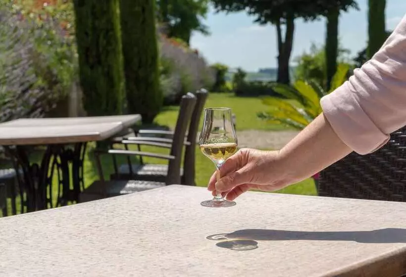 Отель Le Relais De Saint Preuil, The Originals Relais Vignes Du Cognac