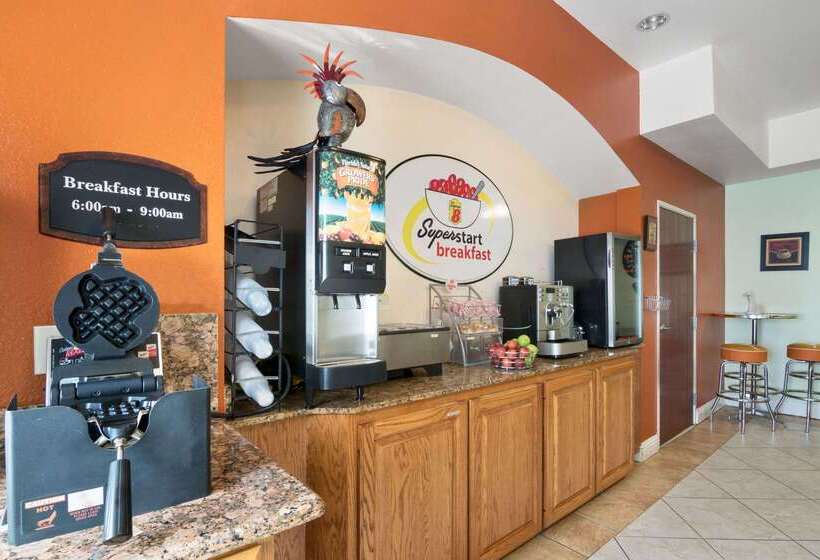 فندق Super 8 By Wyndham Austin/airport South