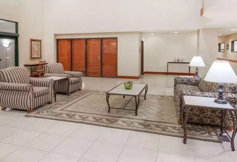 Отель Wingate By Wyndham