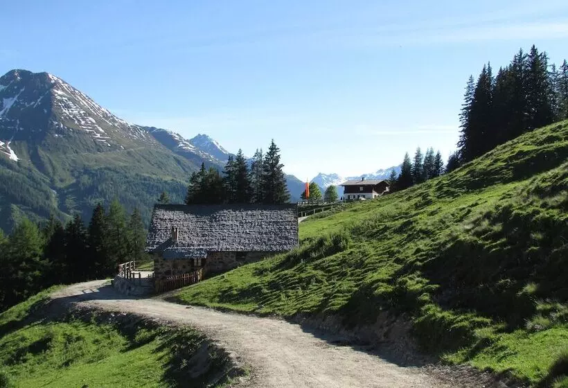 Quality Hosts Arlberg Hotel Zur Pfeffermühle