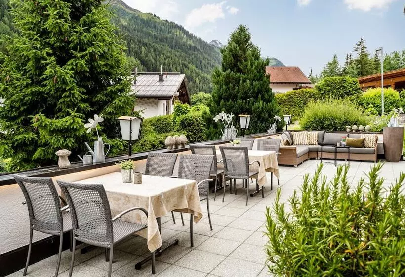 Quality Hosts Arlberg Hotel Zur Pfeffermühle