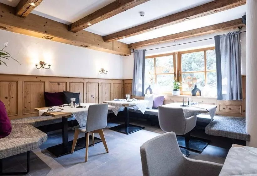 Quality Hosts Arlberg Hotel Zur Pfeffermühle