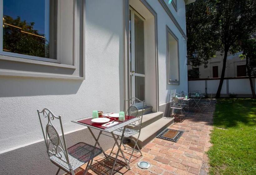 هتل Villa Tortorelli