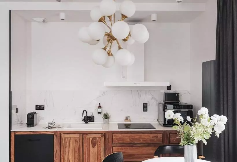 Appartements Place Royale   Maisons Du Monde Hôtel & Suites