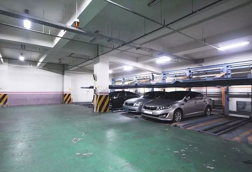 Motelli Changwon Sangnamdong Tong